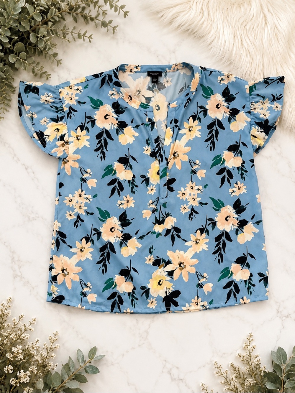 Ann Taylor Floral Flutter Sleeve Blouse – Size Medium